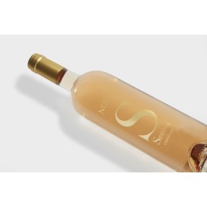 Italiensk rosevin 12,5% Cannonau-druen. noter af grape, eksotiske frugter & citrus 